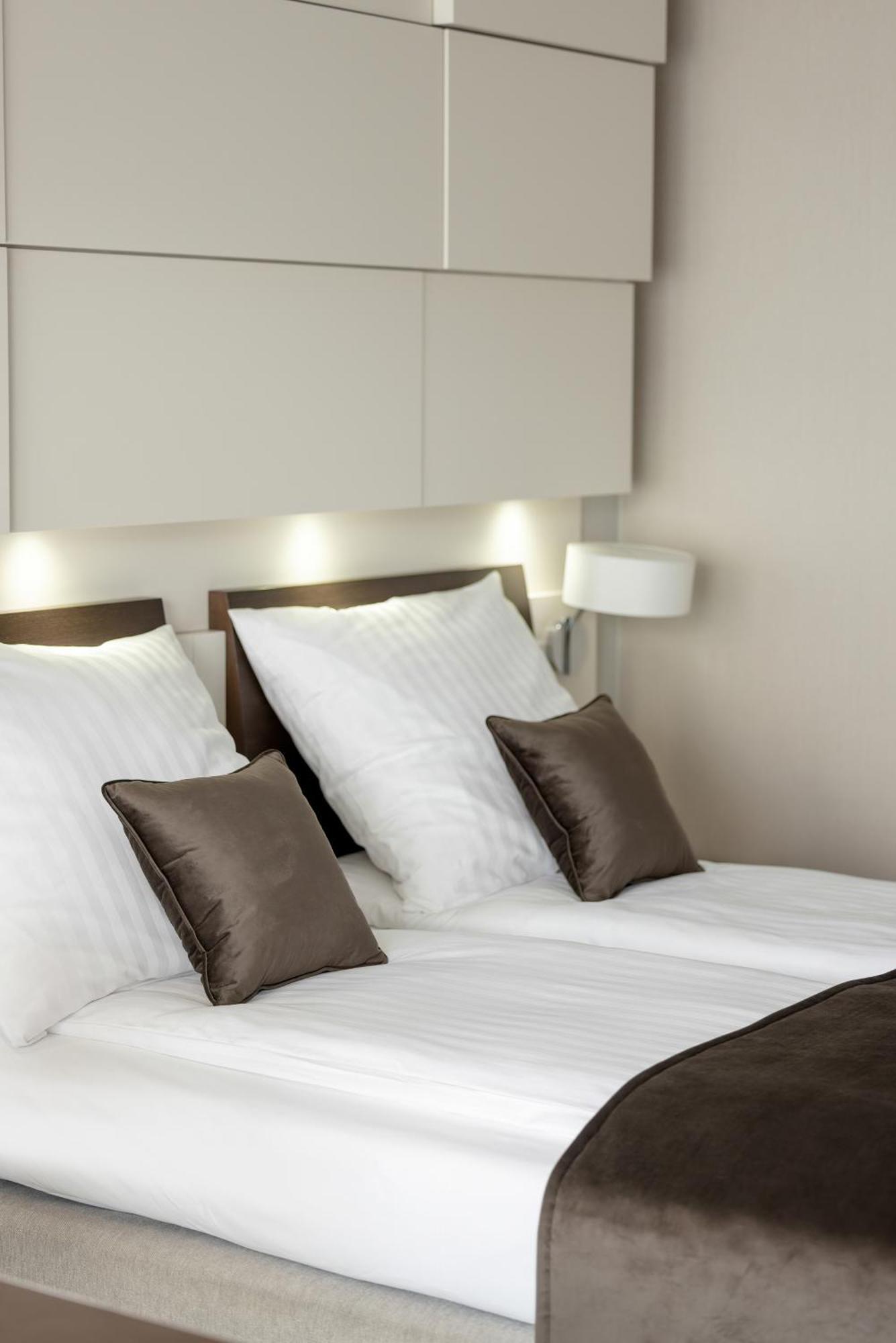 Sea Breeze Private In Marine Apartment *